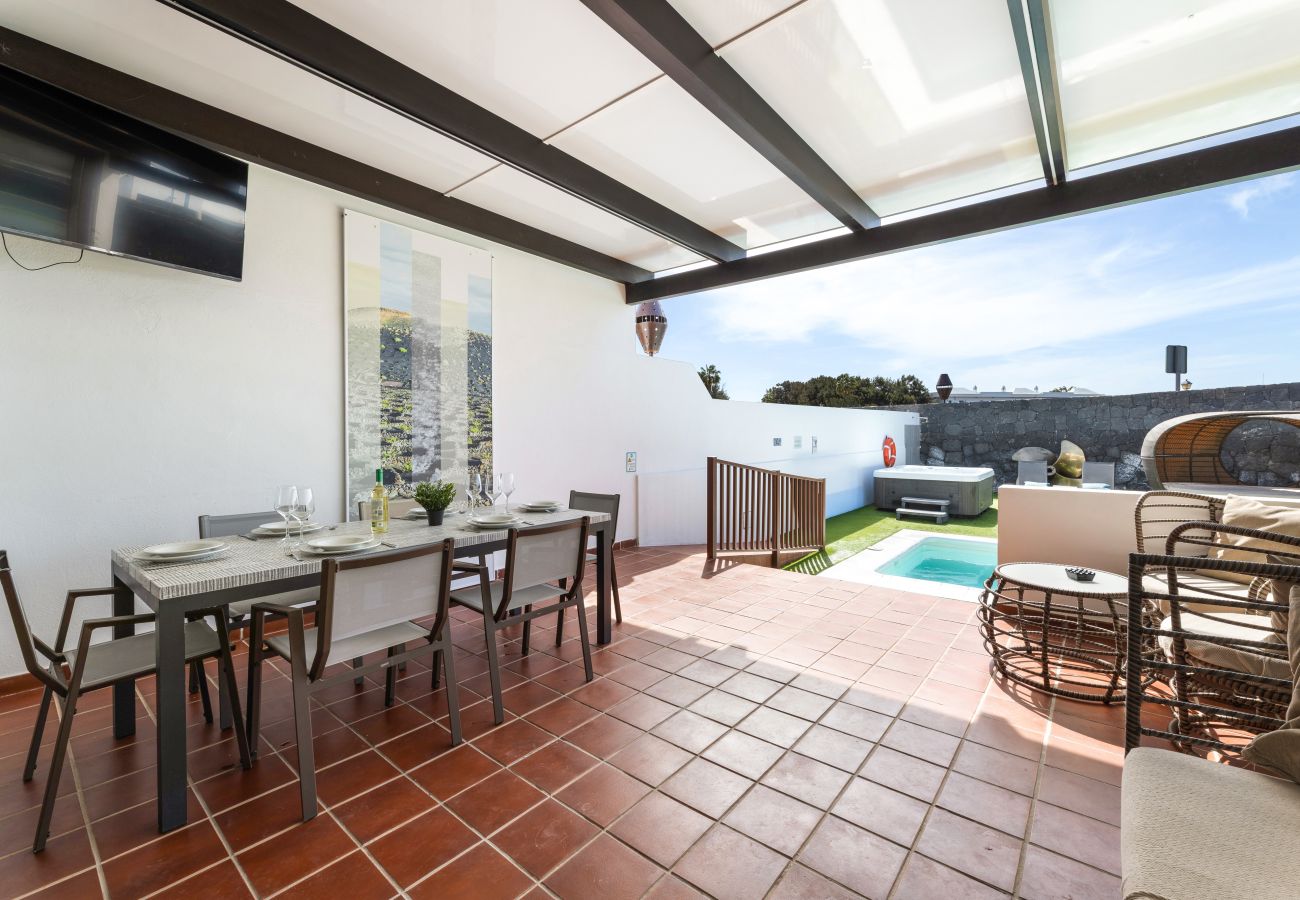 Villa in Playa Blanca - Sea Breeze Jarea by Escape Home