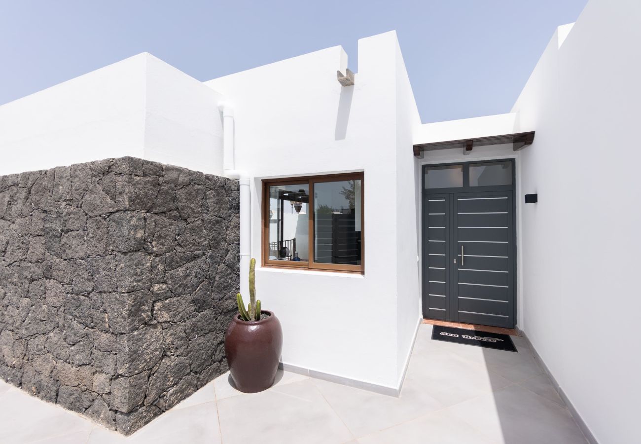 Villa in Playa Blanca - Sea Breeze Callao by Escape Home