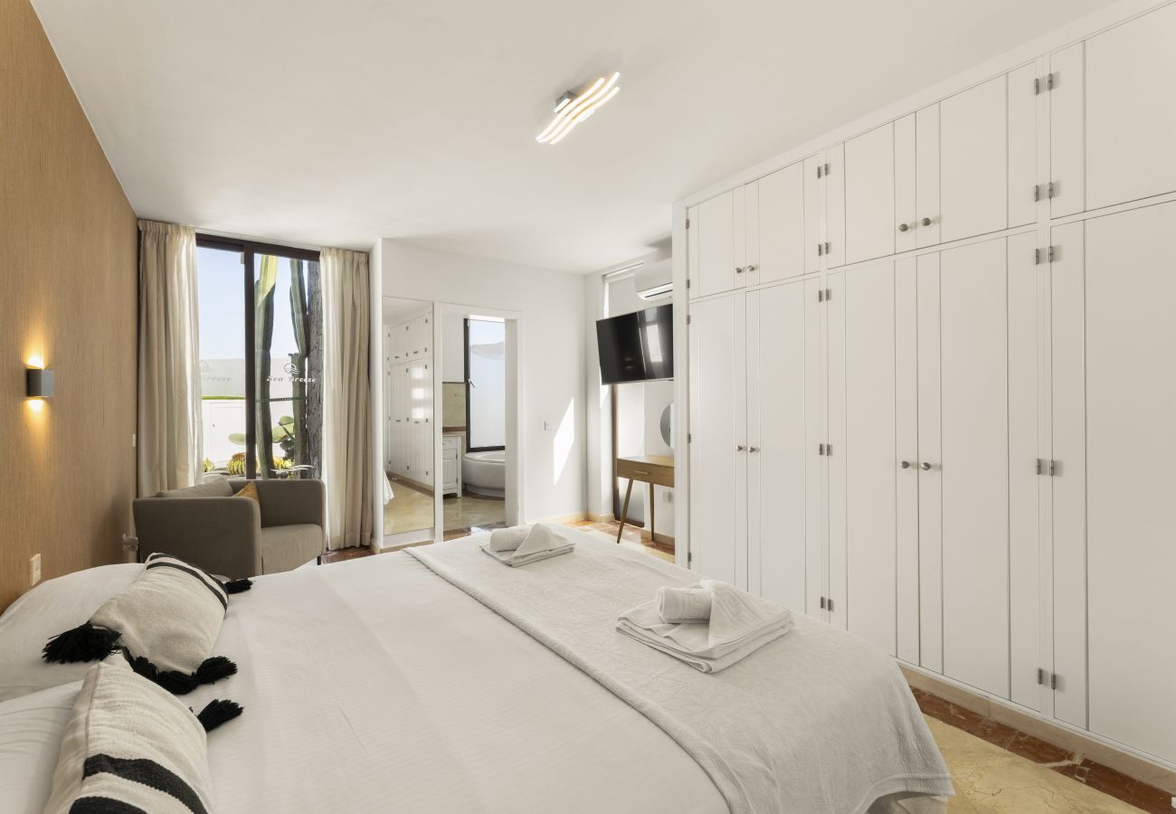 Villa in Playa Blanca - Sea Breeze Callao by Escape Home