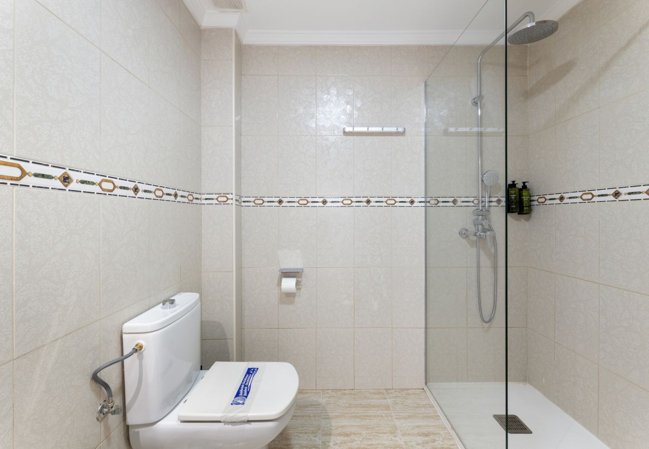 Villa in Puerto del Carmen - Arpon Santa Rosa 5 by Escape Home