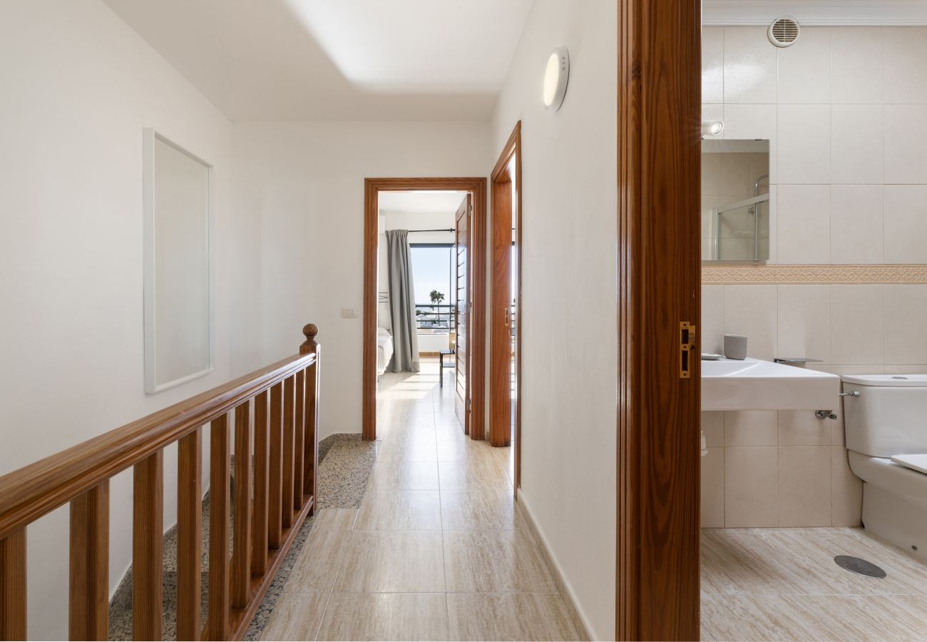 Villa in Puerto del Carmen - Arpon Santa Rosa 5 by Escape Home