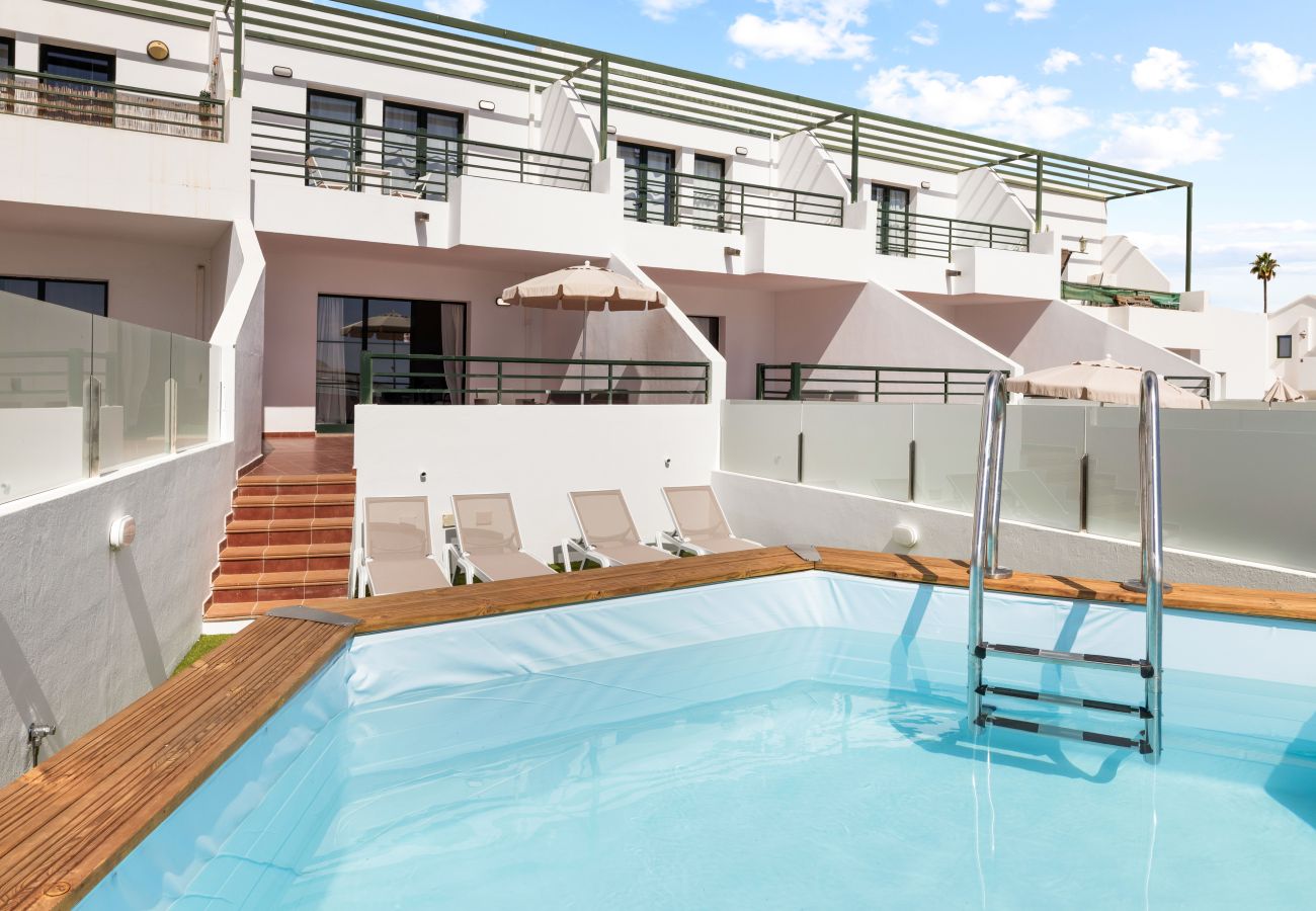 Villa in Puerto del Carmen - Arpon Santa Rosa 5 by Escape Home