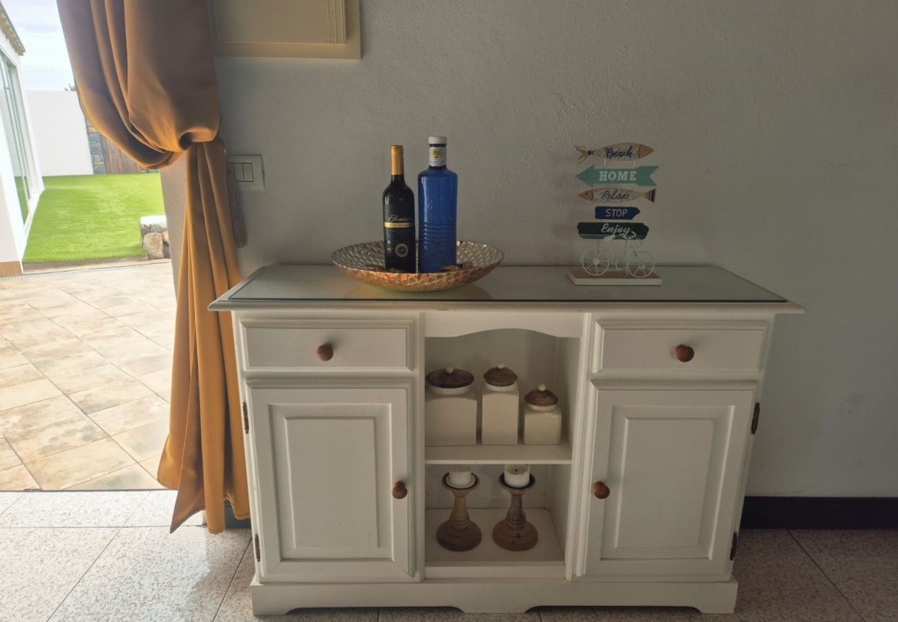 Villa in Puerto del Carmen - Casa Anabella by Escape Home