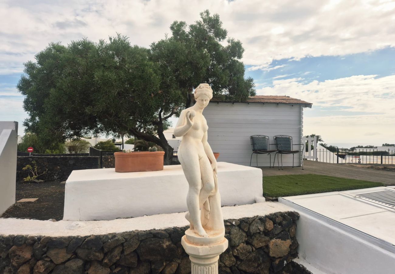 Villa in Puerto del Carmen - Casa Anabella by Escape Home