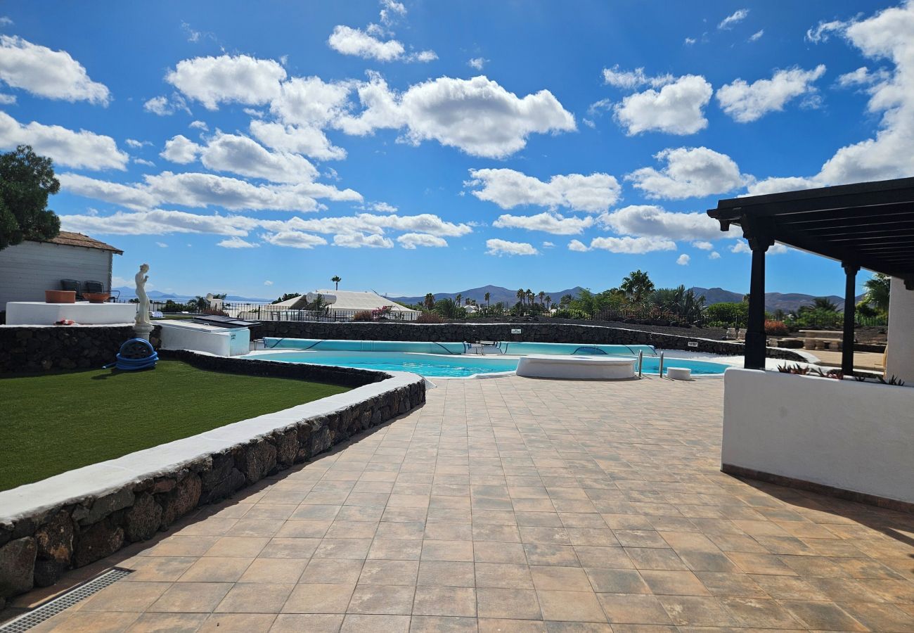 Villa in Puerto del Carmen - Casa Anabella by Escape Home