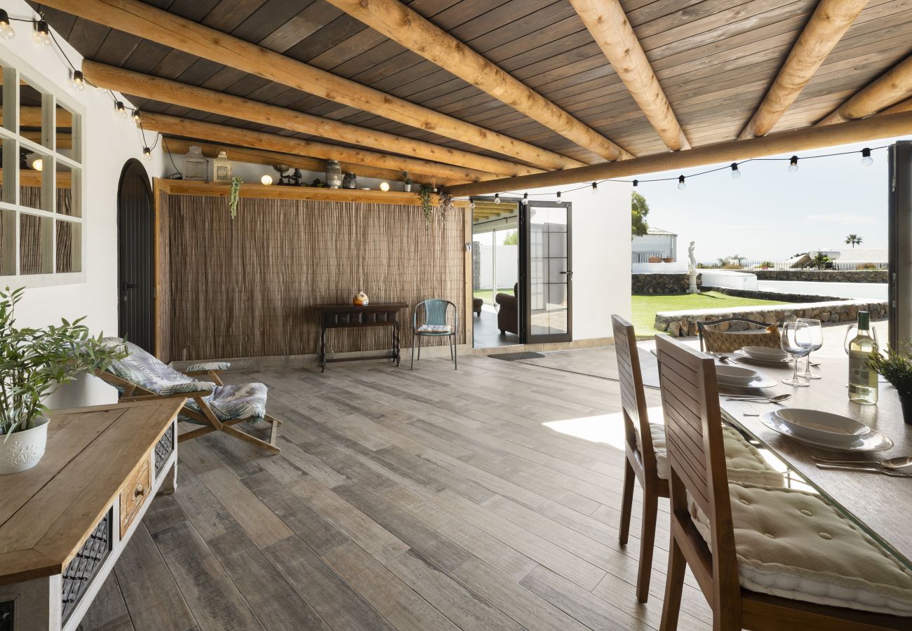 Villa in Puerto del Carmen - Casa Anabella by Escape Home