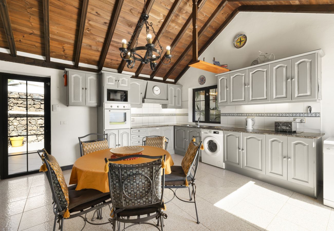 Villa in Puerto del Carmen - Casa Anabella by Escape Home