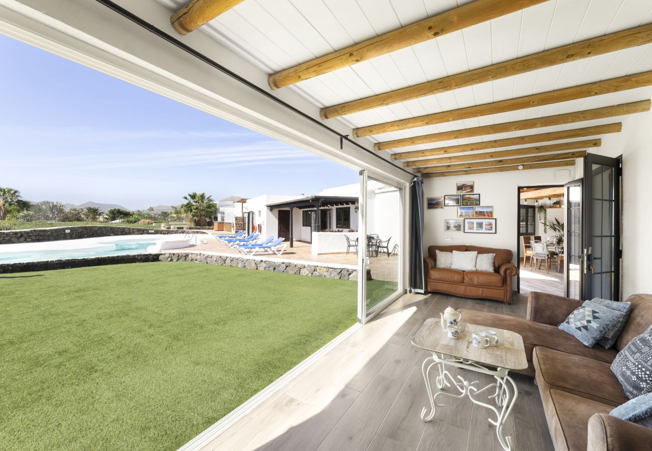 Villa in Puerto del Carmen - Casa Anabella by Escape Home