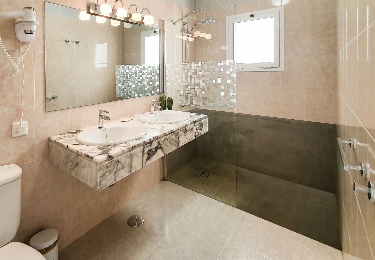 Villa in Puerto del Carmen - CASA LA GRACIOSA 2A (2) by Escape Home