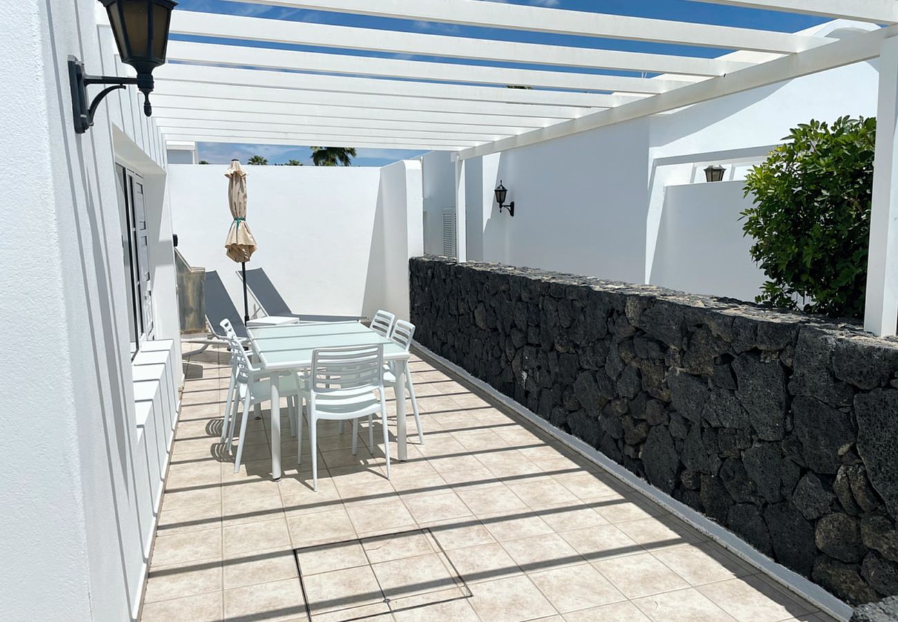 Bungalow in Puerto del Carmen - Casa El Golfo - N 6 by Escape Home