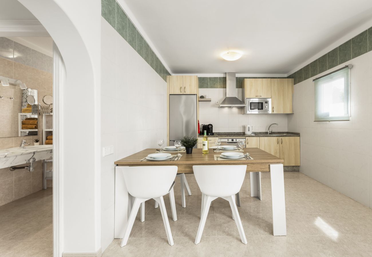 Bungalow in Puerto del Carmen - Casa El Golfo - N 6 by Escape Home