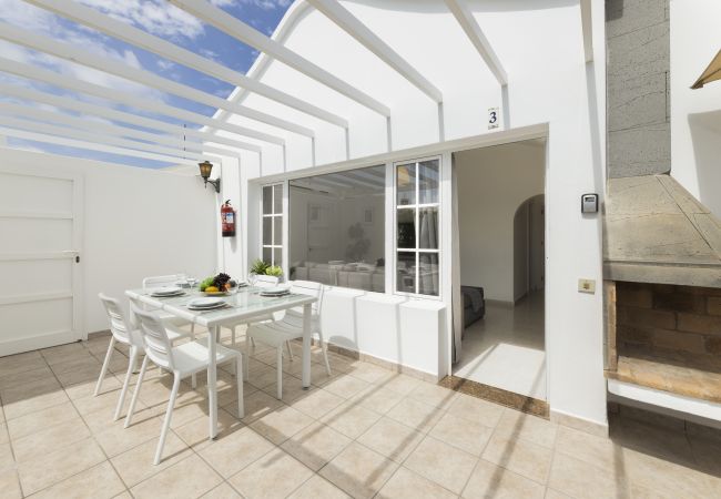 Bungalow in Puerto del Carmen - Casa la Geria - 3 (2) by Escape Home 