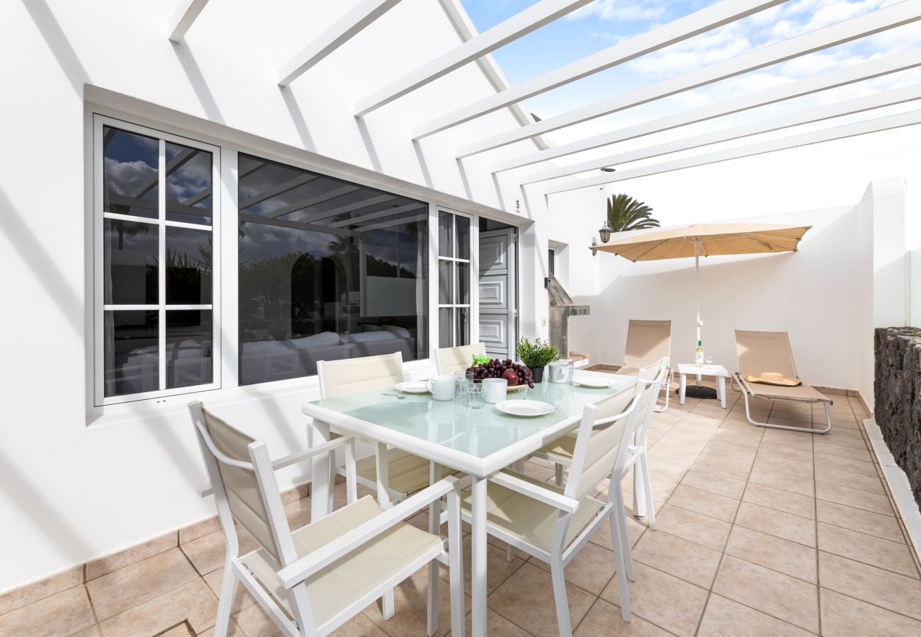 Bungalow in Puerto del Carmen - Casa la Geria - 3 (2) by Escape Home 