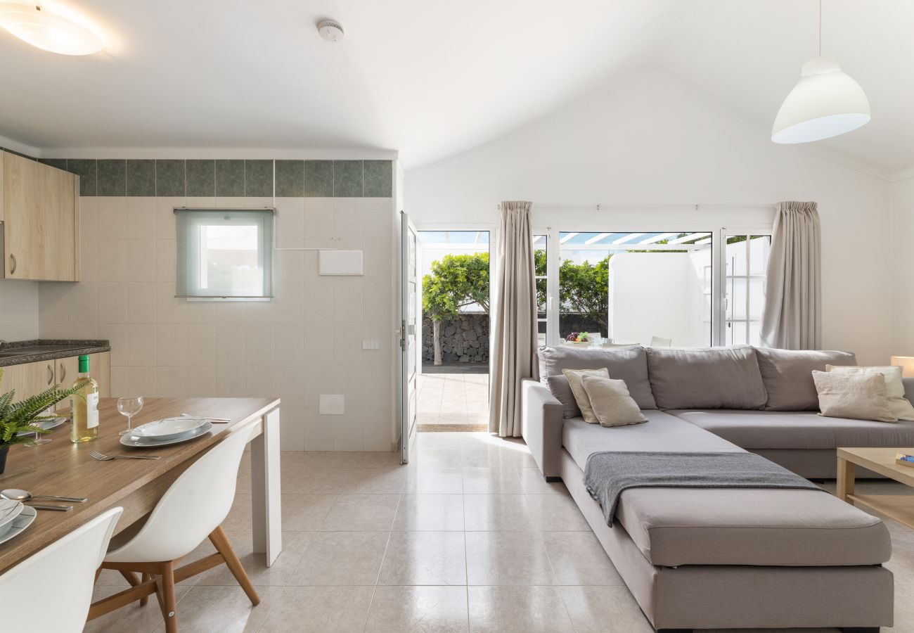 Bungalow in Puerto del Carmen - Casa la Geria - 3 (2) by Escape Home 