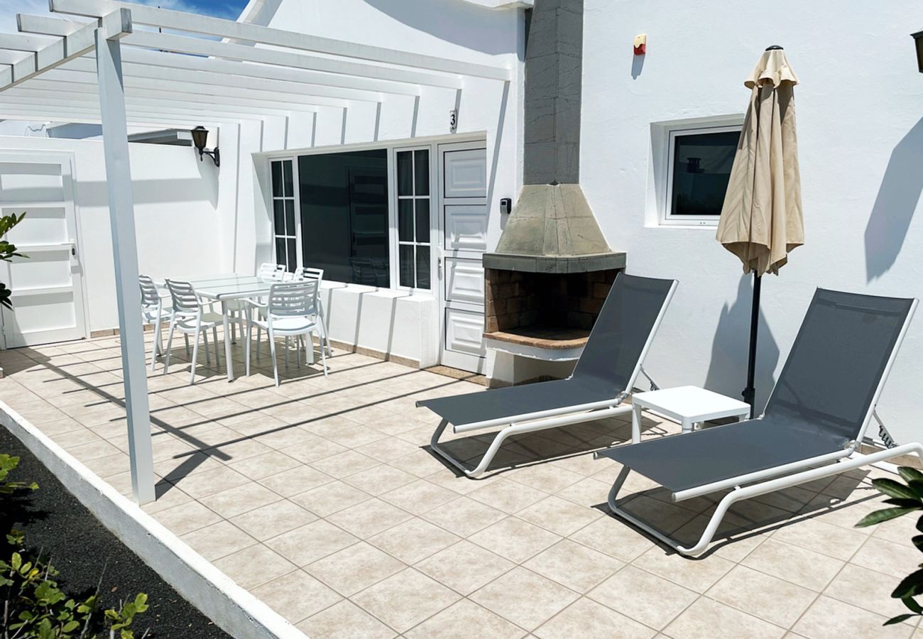 Bungalow in Puerto del Carmen - Casa Lago Verde - 2B (2) by Escape Home 