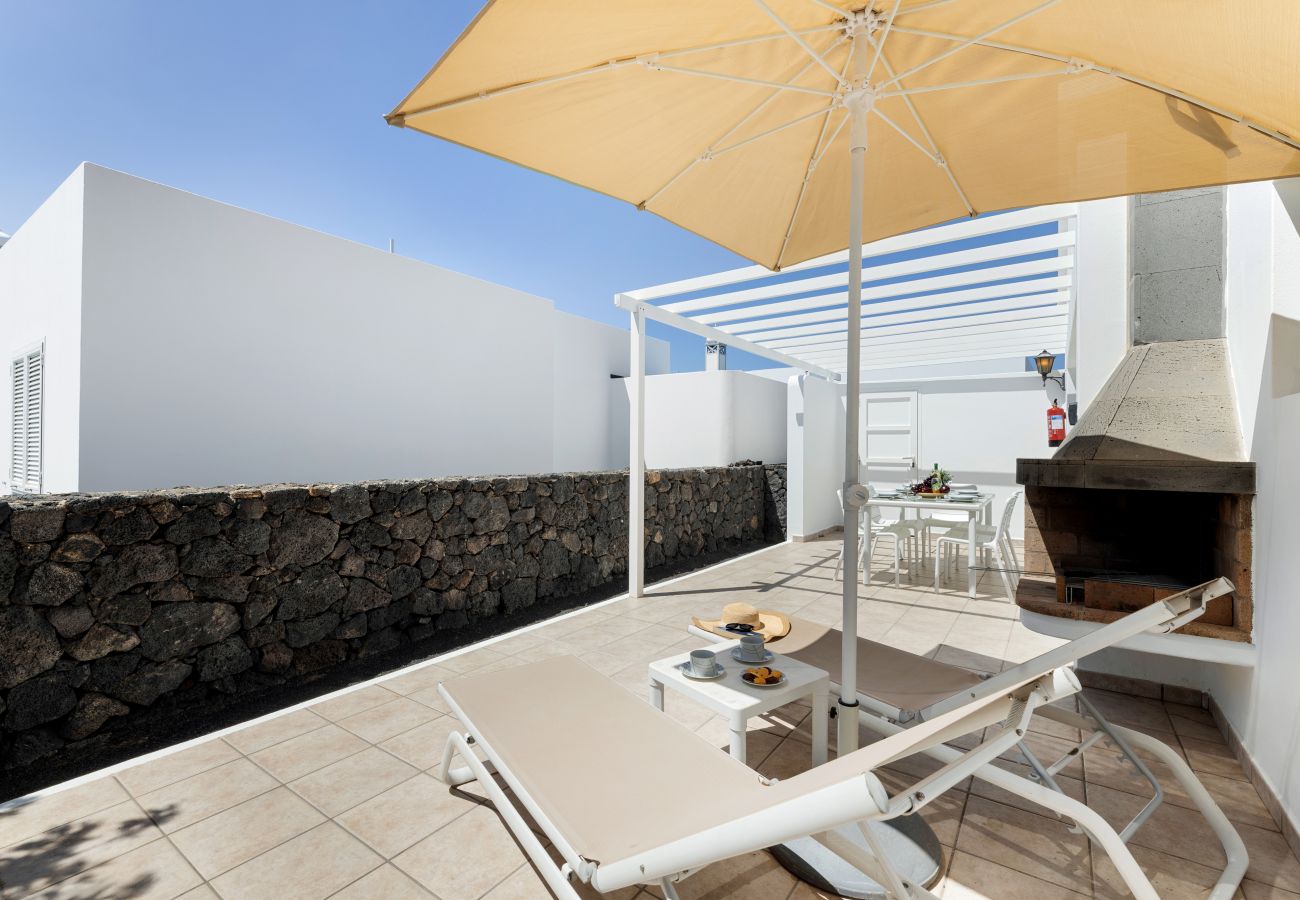 Bungalow in Puerto del Carmen - Casa Lago Verde - 2B (2) by Escape Home 