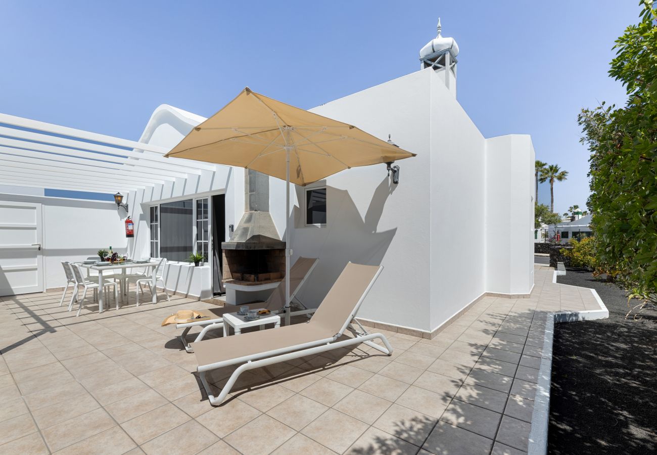 Bungalow in Puerto del Carmen - Casa Lago Verde - 2B (2) by Escape Home 