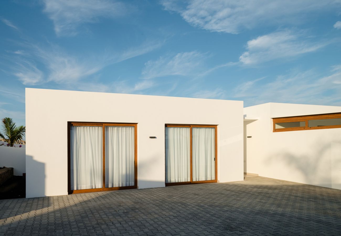 Villa in Playa Blanca - Villa Los Altos Nisa 3B by Escape Home