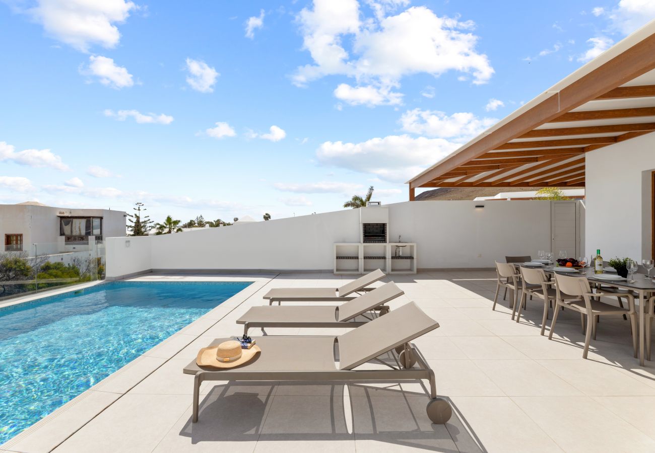 Villa in Playa Blanca - Villa Los Altos Nisa 3B by Escape Home