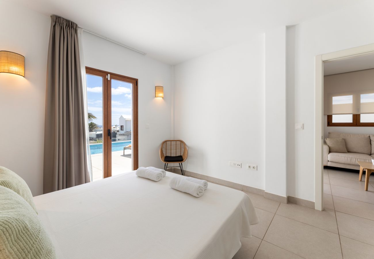 Villa in Playa Blanca - Villa Los Altos Nisa 3B by Escape Home