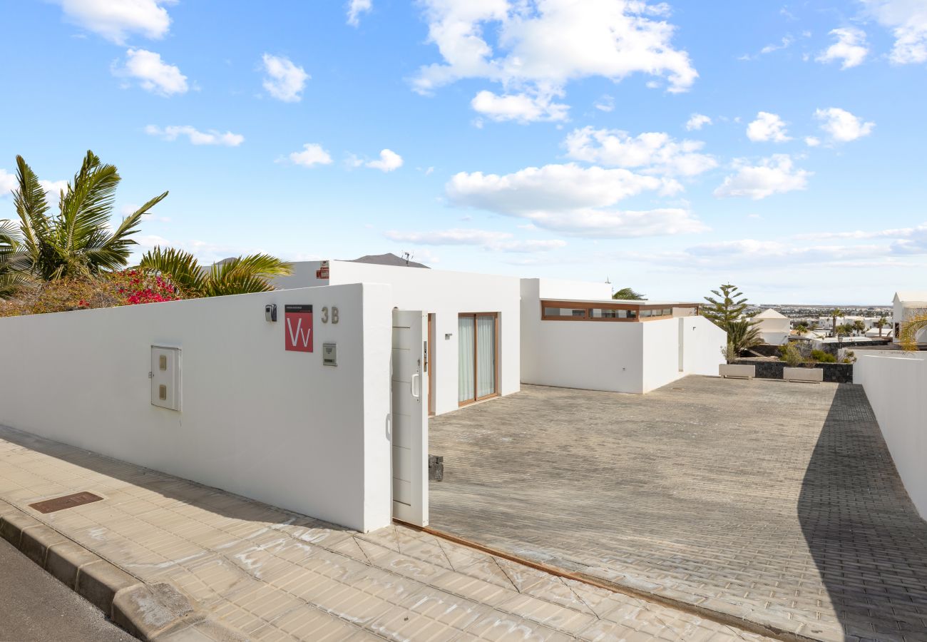 Villa in Playa Blanca - Villa Los Altos Nisa 3B by Escape Home