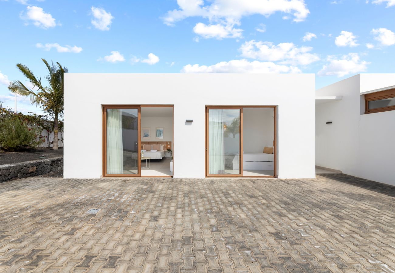 Villa in Playa Blanca - Villa Los Altos Nisa 3B by Escape Home