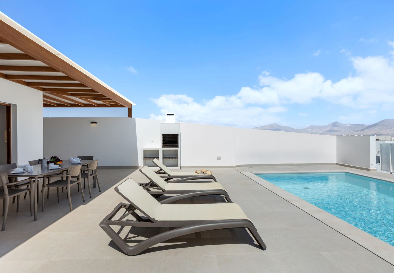 Villa in Playa Blanca - Villa Los Altos Alene 10B by Escape Home