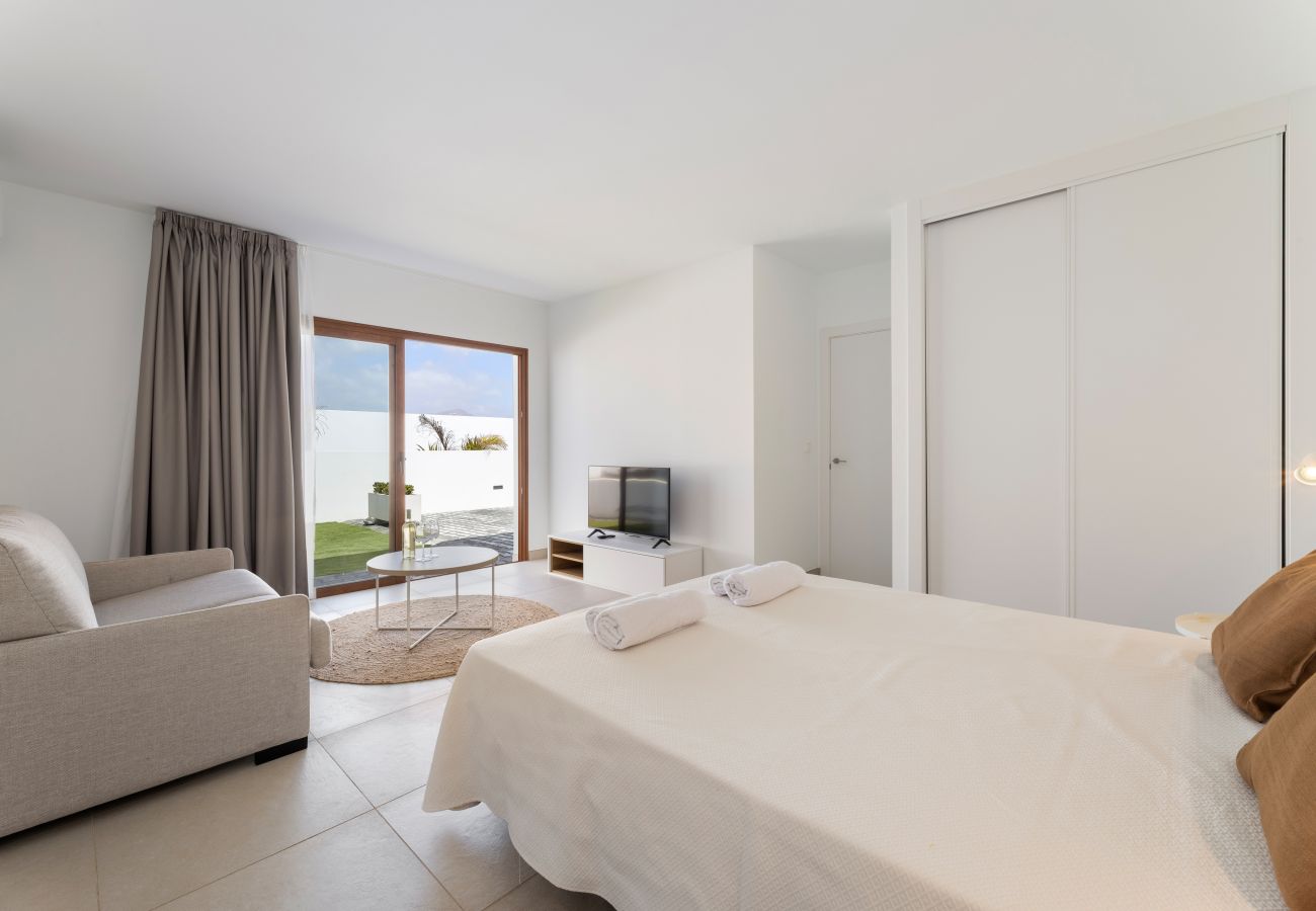 Villa in Playa Blanca - Villa Los Altos Alene 10B by Escape Home