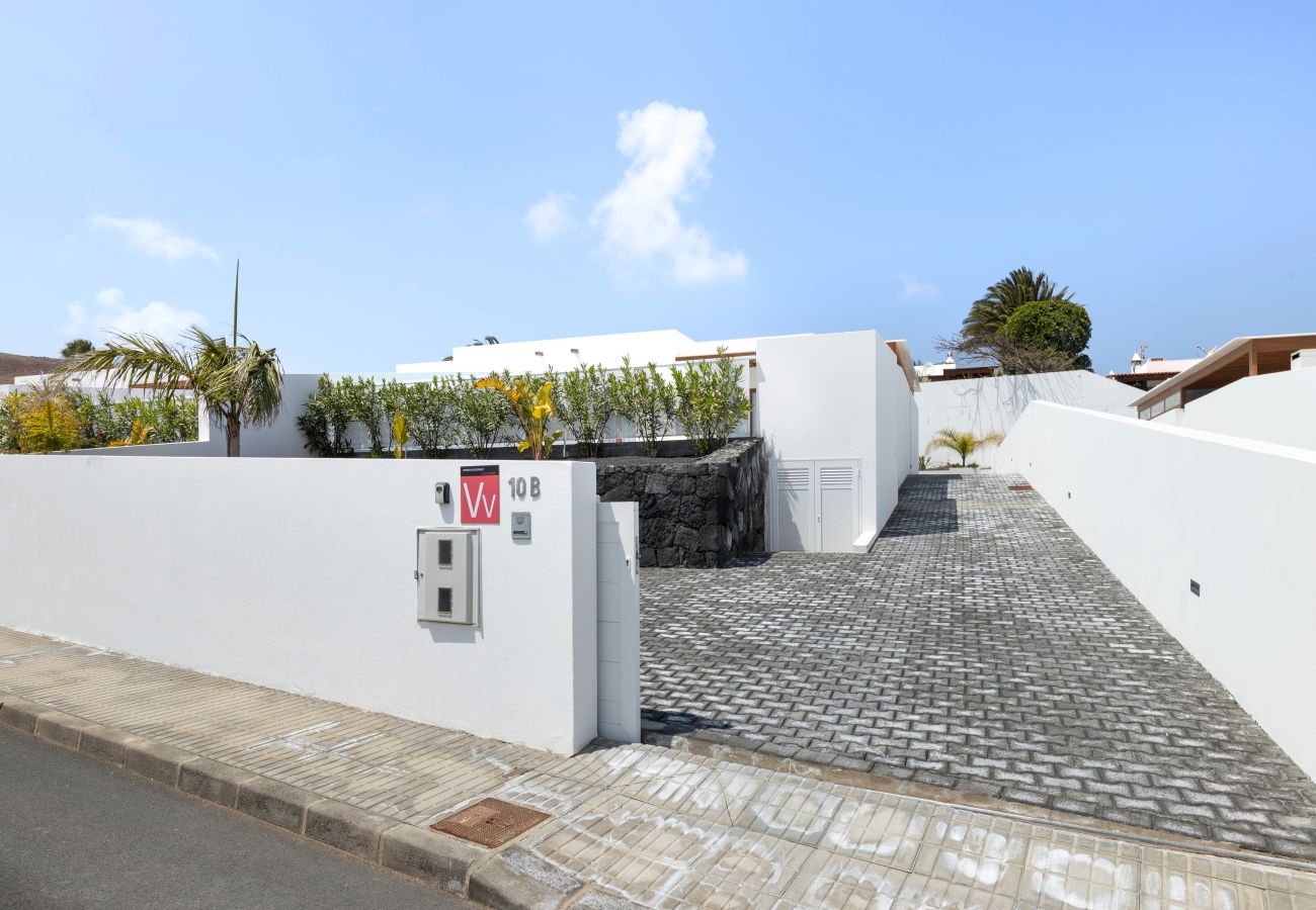 Villa in Playa Blanca - Villa Los Altos Alene 10B by Escape Home