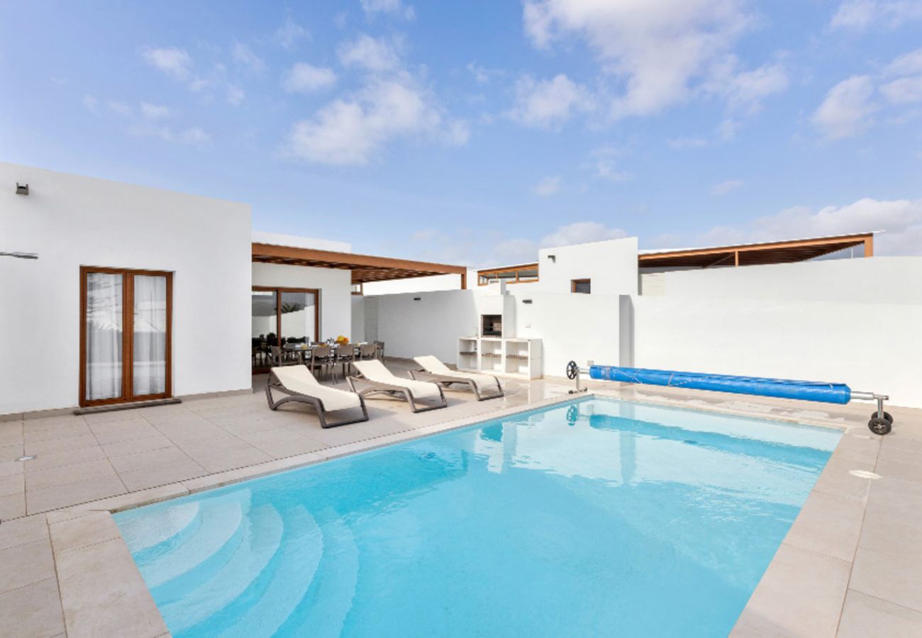 Villa in Playa Blanca - Villa Los Altos Aloe 7B by Escape Home