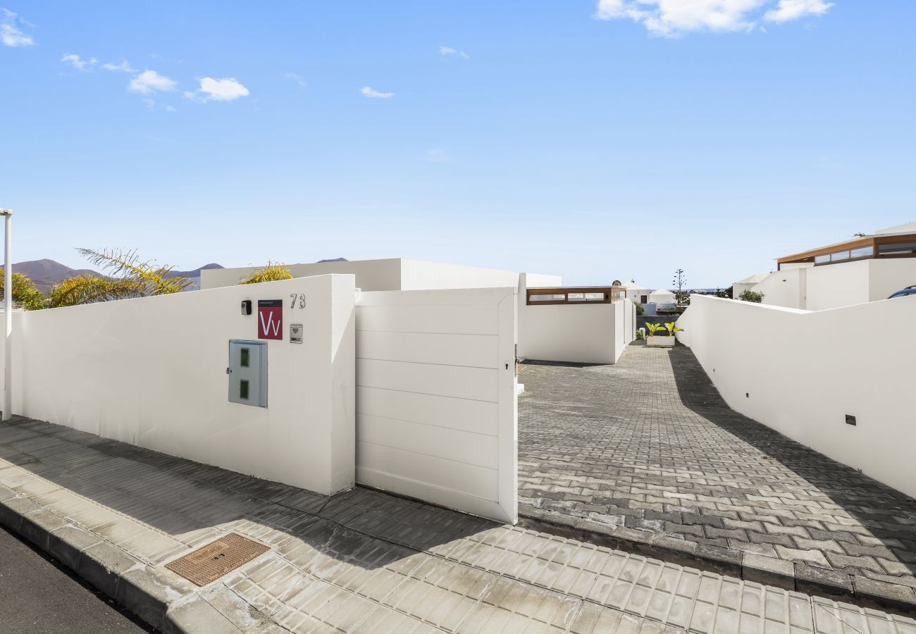 Villa in Playa Blanca - Villa Los Altos Aloe 7B by Escape Home