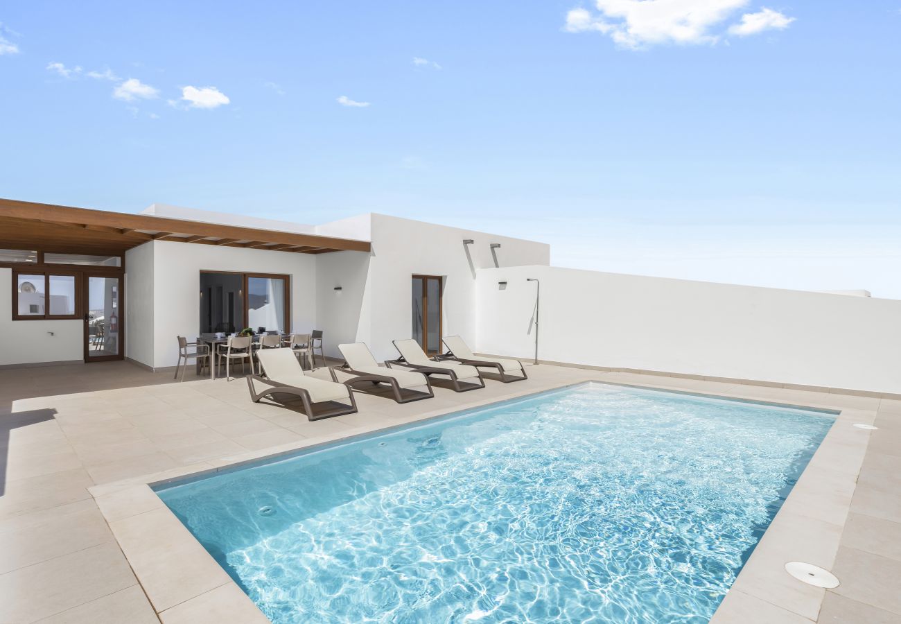 Villa in Playa Blanca - Villa Los Altos Aloe 7B by Escape Home