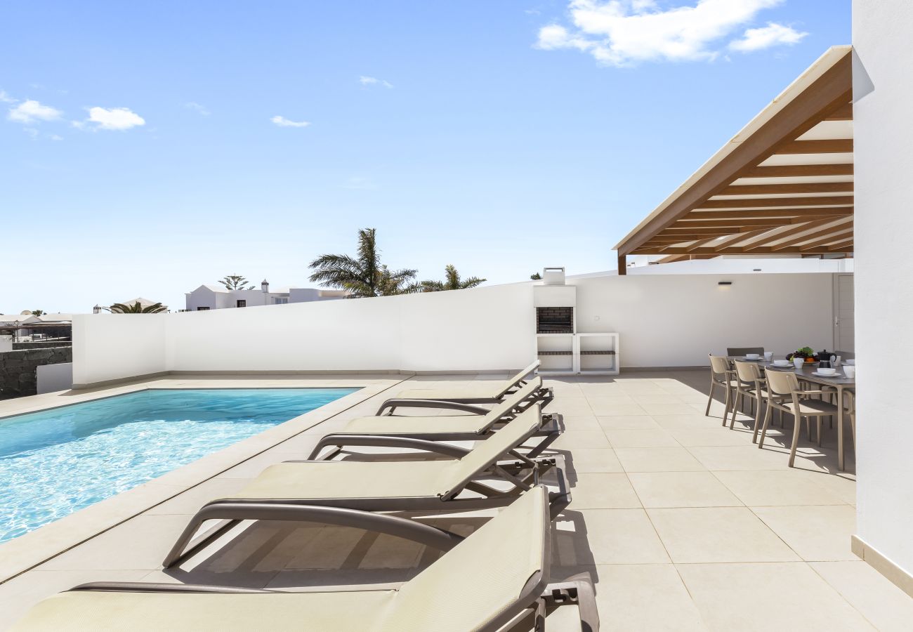 Villa in Playa Blanca - Villa Los Altos Aloe 7B by Escape Home