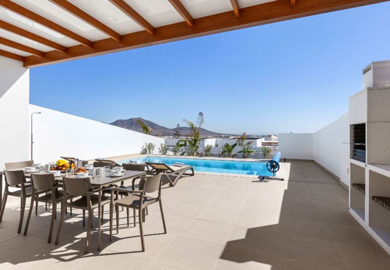 Villa in Playa Blanca - Villa Los Altos Anane 10A by Escape Home