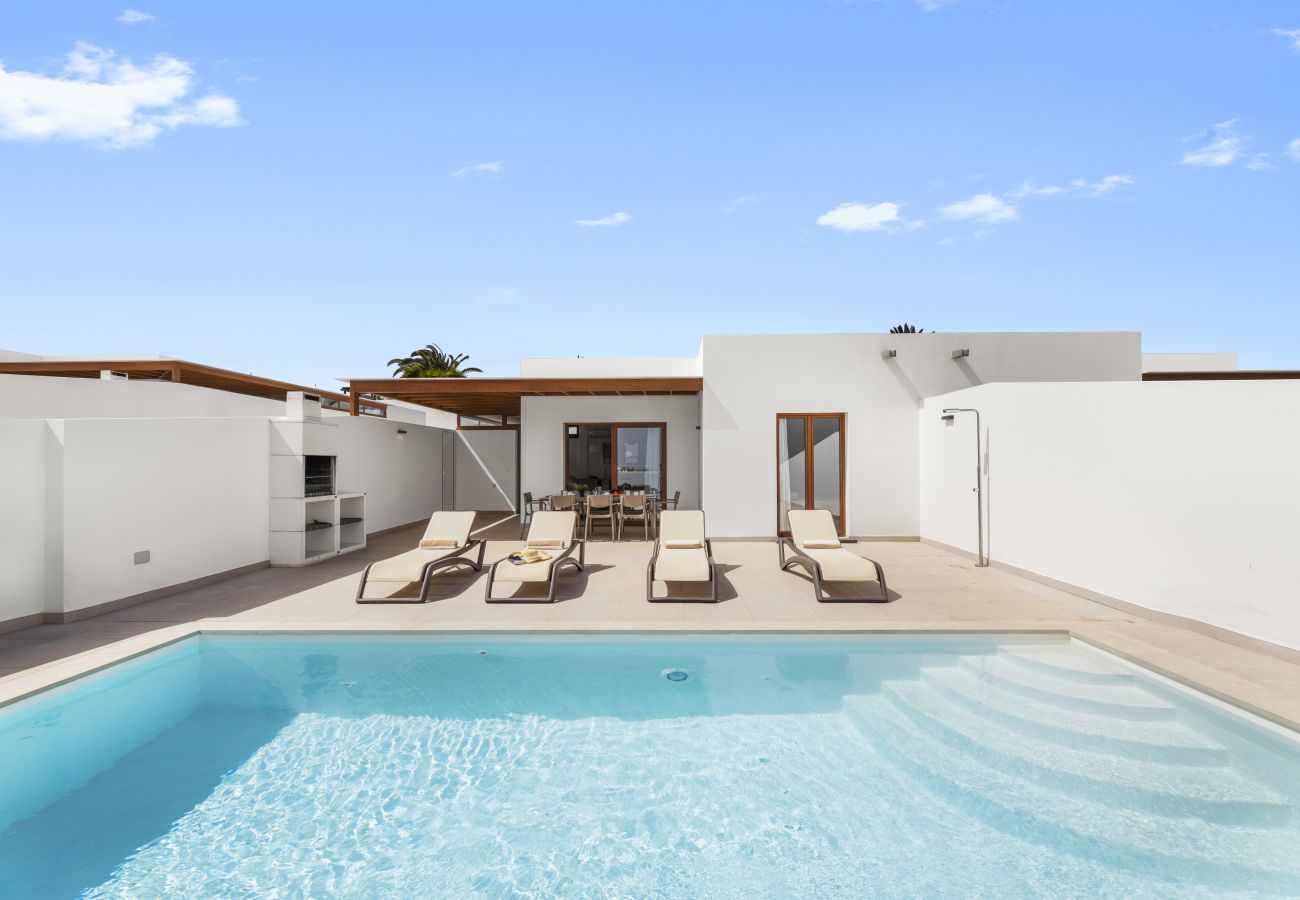 Villa in Playa Blanca - Villa Los Altos Anane 10A by Escape Home