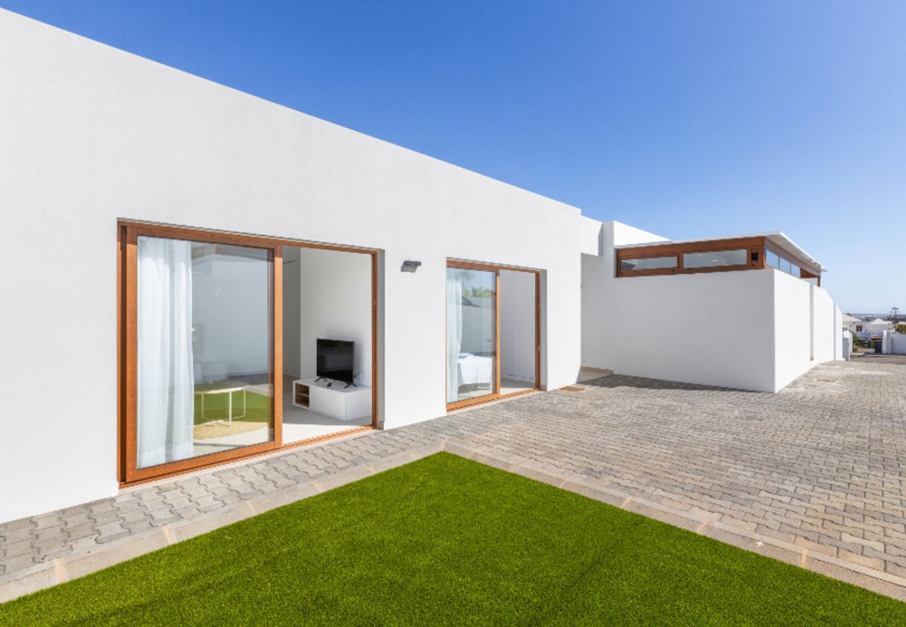 Villa in Playa Blanca - Villa Los Altos Blanca 8A by Escape Home