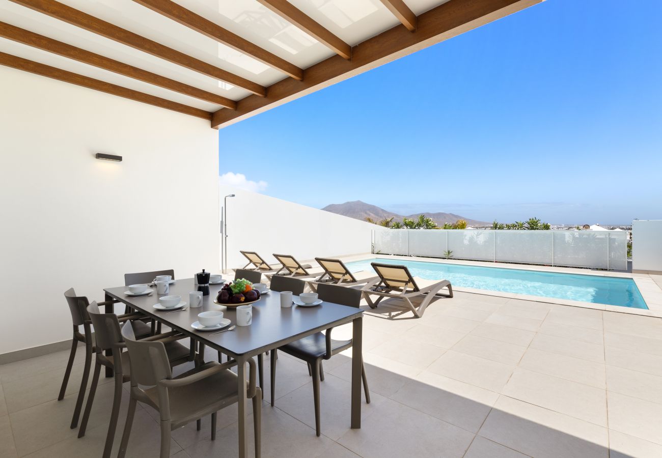 Villa in Playa Blanca - Villa Los Altos Blanca 8A by Escape Home
