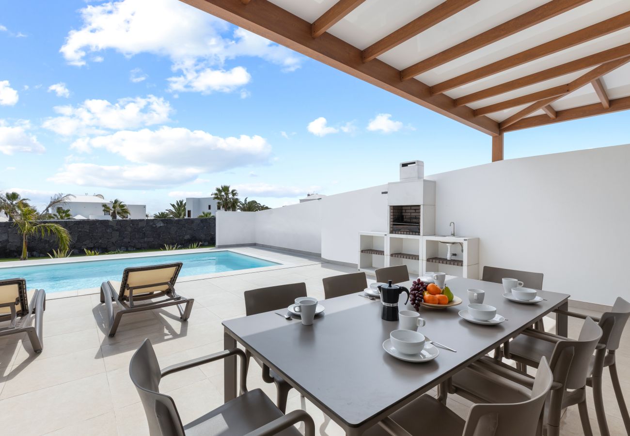 Villa in Playa Blanca - Villa Los Altos Brisa 11B by Escape Home 