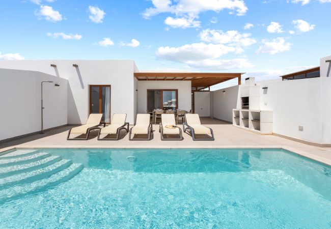 Villa in Playa Blanca -  Villa Los Altos Famara 11A by Escape Home 