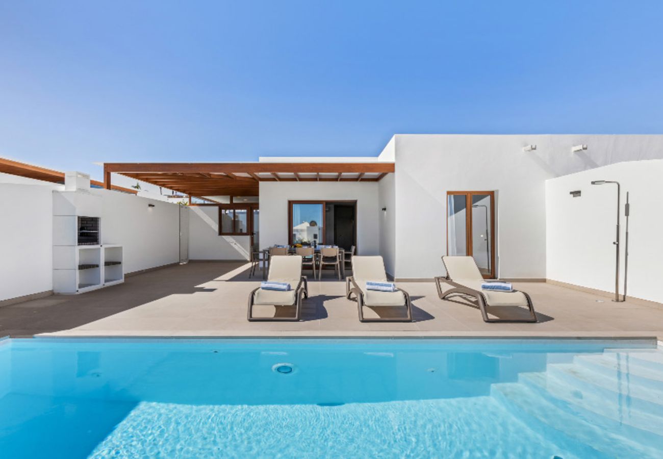 Villa in Playa Blanca - Villa Los Altos Gadea 9B by Escape Home