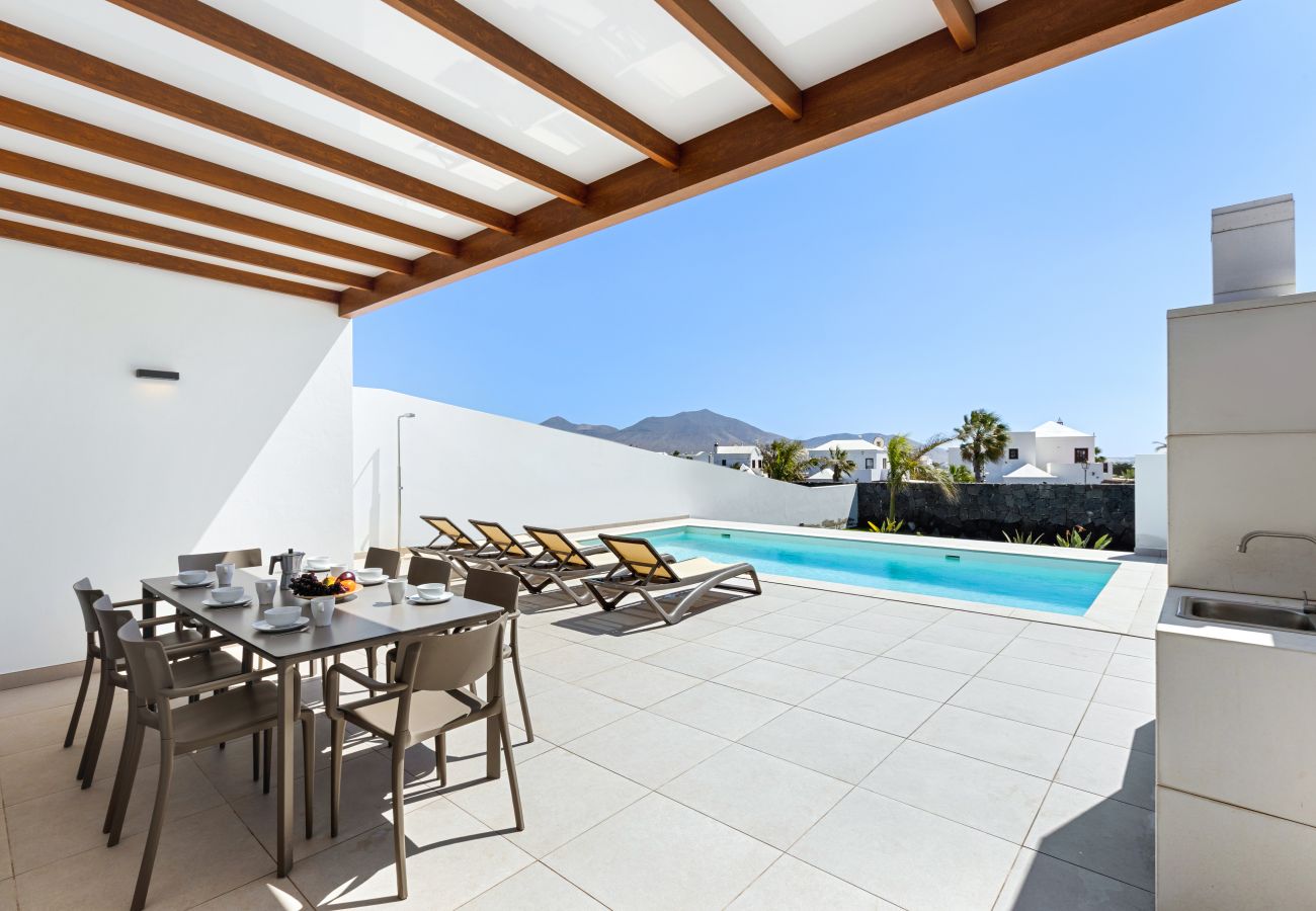 Villa in Playa Blanca - Villa Los Altos Gadea 9B by Escape Home