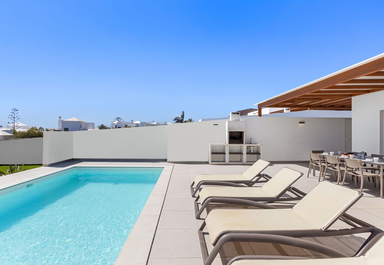 Villa in Playa Blanca - Villa Los Altos Gadea 9B by Escape Home