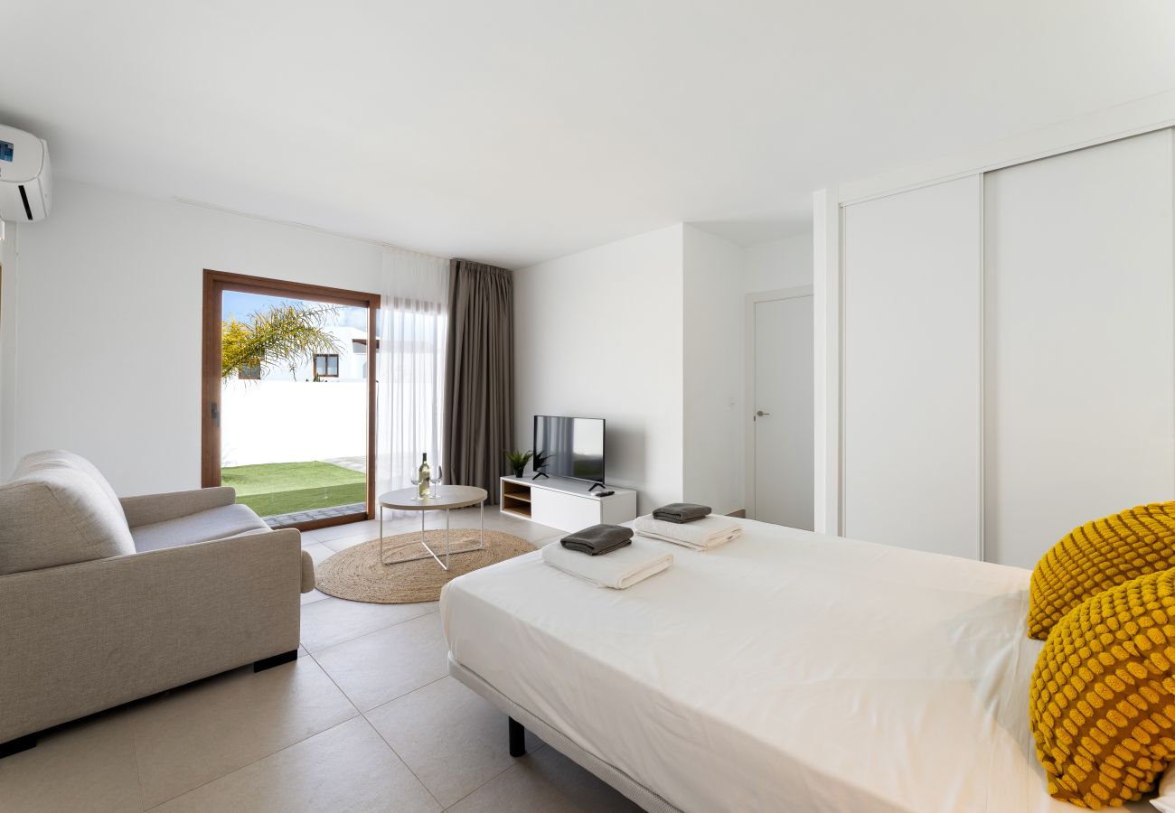 Villa in Playa Blanca - Villa Los Altos Lena 12B by Escape Home