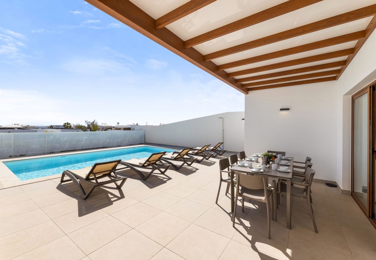 Villa in Playa Blanca - Villa Los Altos Lena 12B by Escape Home