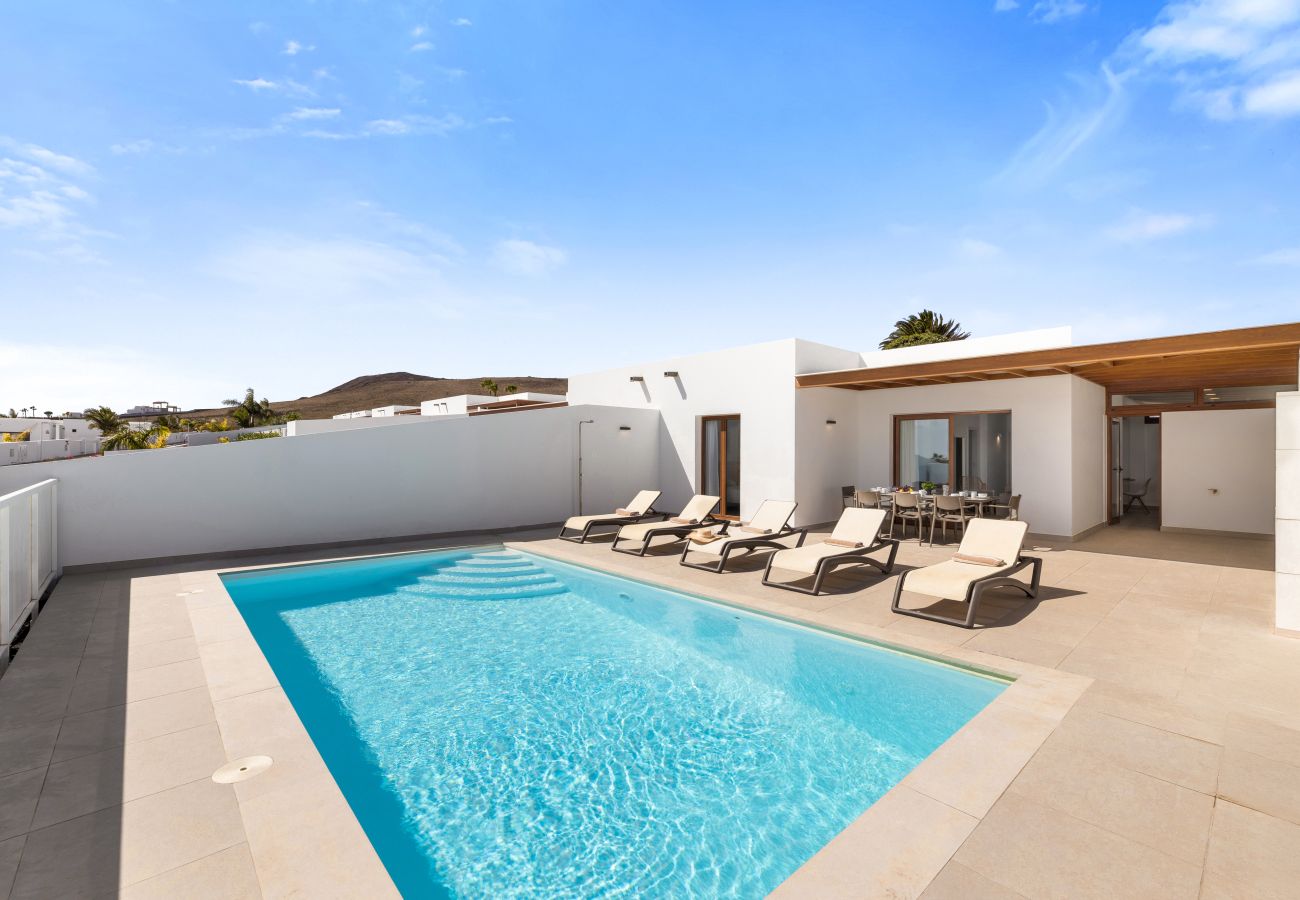 Villa in Playa Blanca - Villa Los Altos Lena 12B by Escape Home