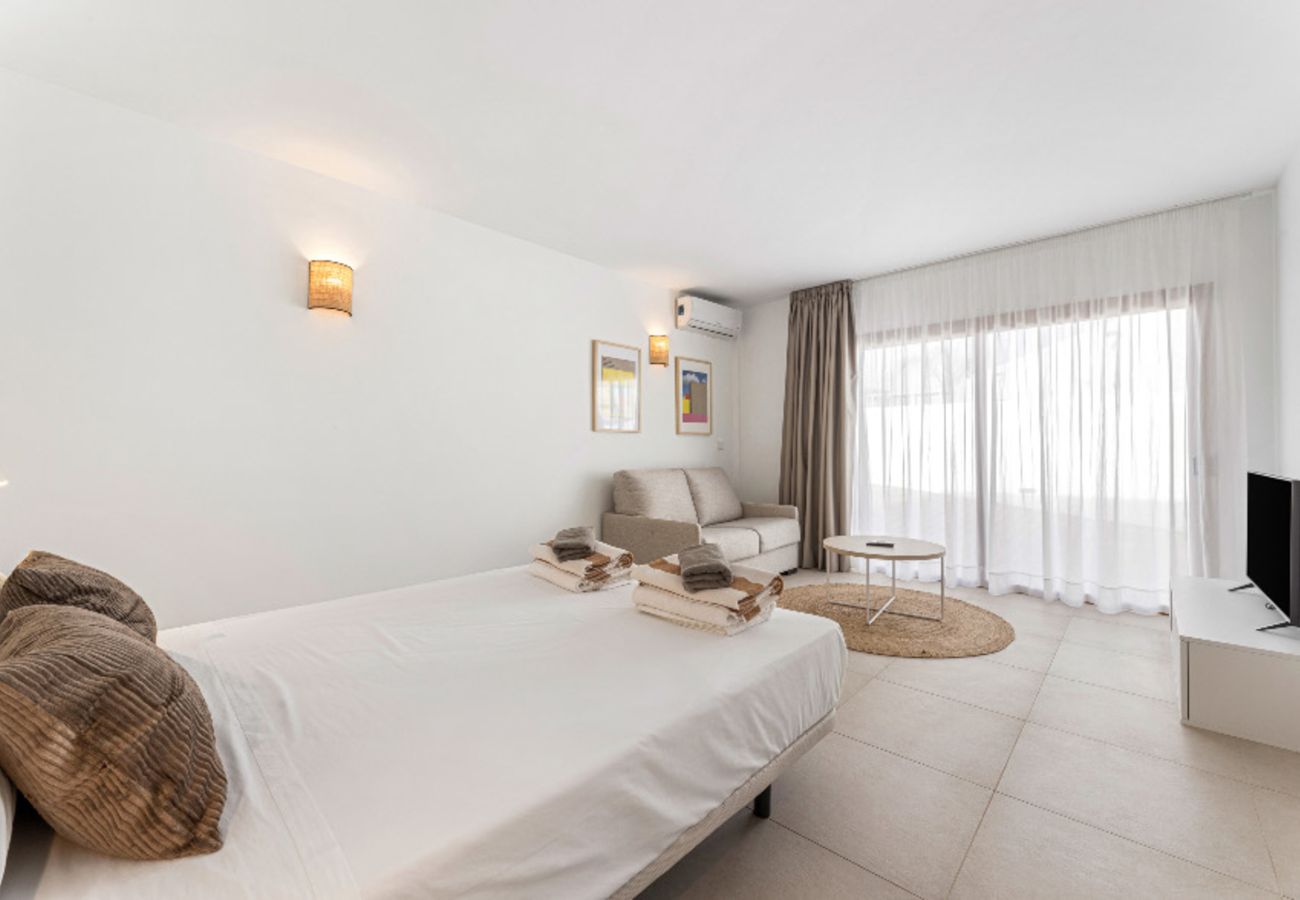 Villa in Playa Blanca - Villa Los Altos Tabaiba 7A by Escape Home