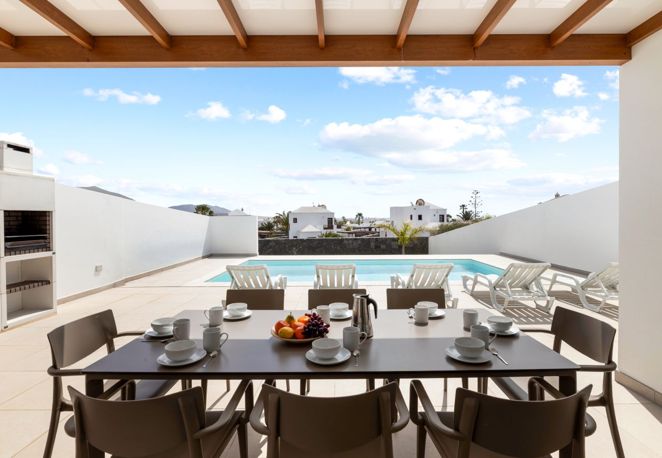 Villa in Playa Blanca - Villa Los Altos Tabaiba 7A by Escape Home