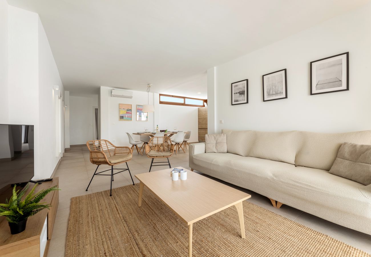 Villa in Playa Blanca - Villa Los Altos Tabaiba 7A by Escape Home