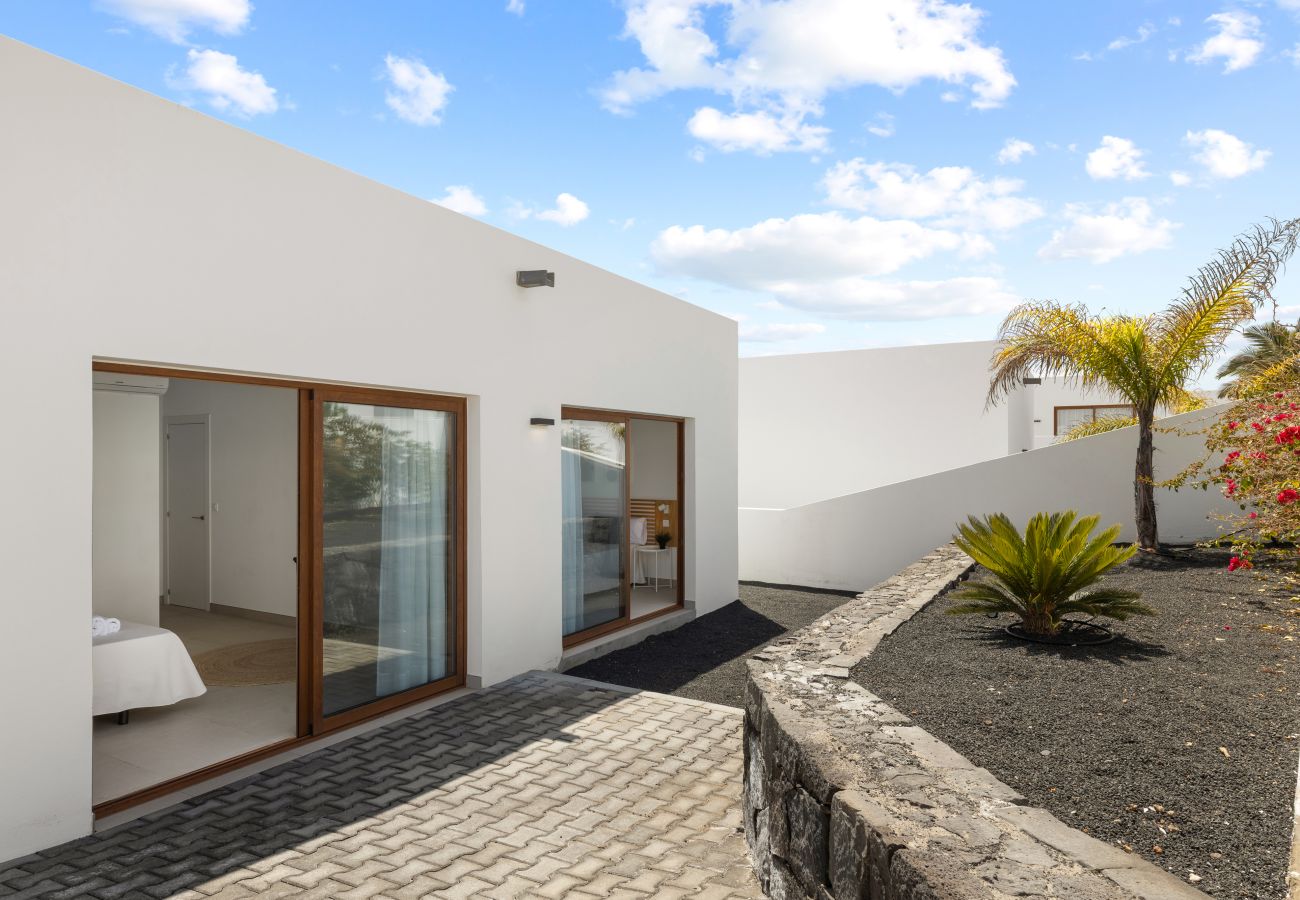 Villa in Playa Blanca - Villa Los Altos Tabaiba 7A by Escape Home