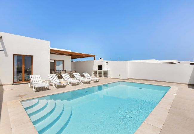 Villa in Playa Blanca - Villa Los Altos Yaiza 9A by Escape Home